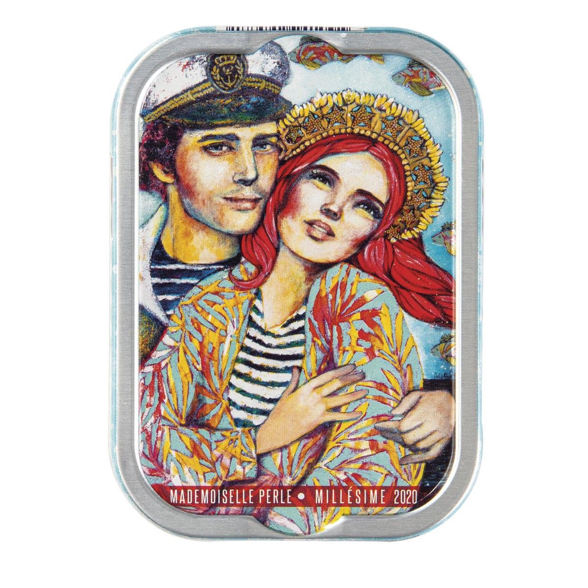 Mademoiselle PerleChaque année, les collectionneurs attendent avidement la suite de l'histoire, dessinée par l'artiste nantaise Delphine Cossais., PG