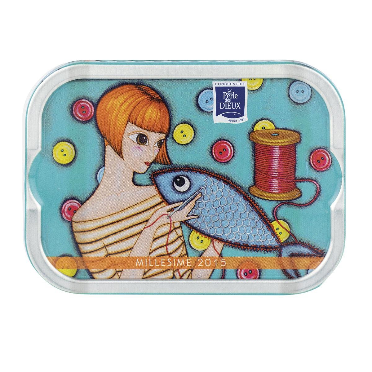 Mademoiselle LuluCe personnage, imaginé par Coralie Joulin, est un hommage à Lucienne, une sardinière qui a travaillé toute sa vie à la conserverie Gendreau., PG