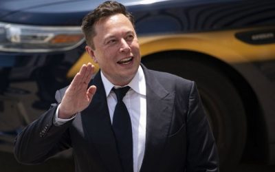 Elon Musk demande sur Twitter s'il doit vendre 10% de ses parts dans Tesla