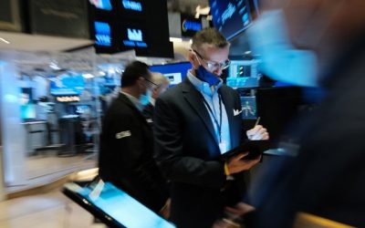 Wall Street déstabilisée par le variant, plus forte chute de l'année pour le Dow Jones