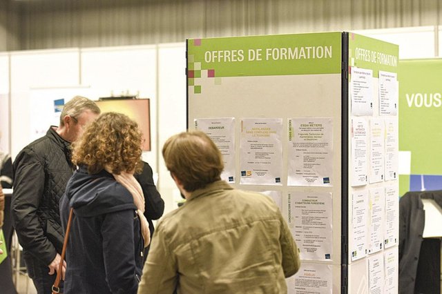 Le chômage baisse dans les trois régions du pays