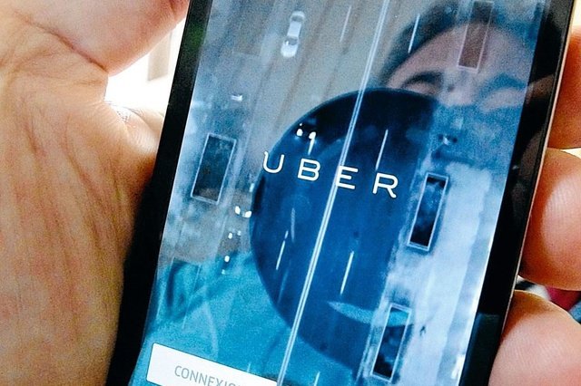 Bruxelles a roulé au ralenti perturbée par plusieurs centaines de chauffeurs Uber