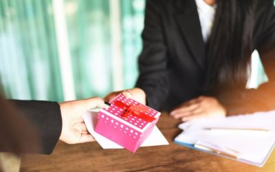 Le cadeau de fin d'année, une tradition financièrement avantageuse tant pour l'employeur que pour le travailleur