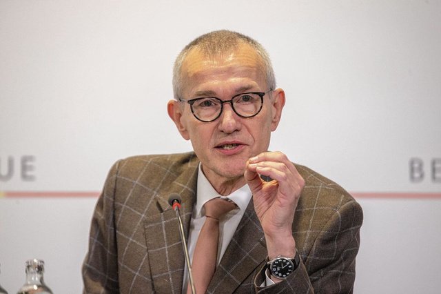Obligation vaccinale: les professions libérales appellent Frank Vandenbroucke au dialogue