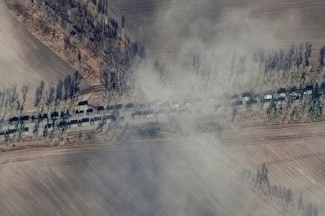 EN DIRECT: la bataille pour Kiev se profile à l'horizon