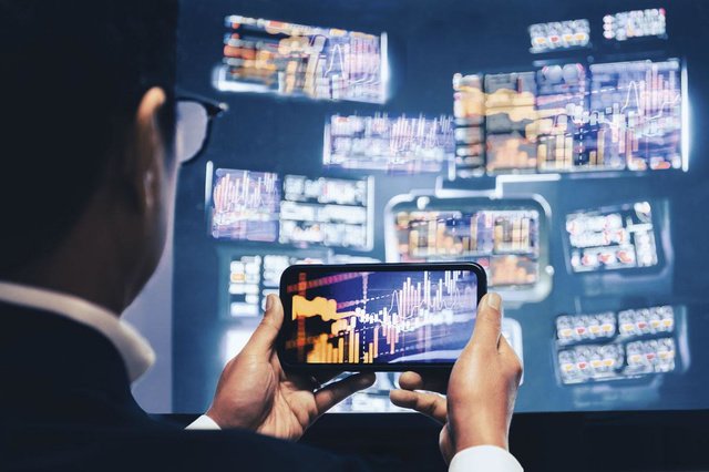 Vous désirez investir en Bourse? Peut-être allez-vous passer par un intermédiaire…