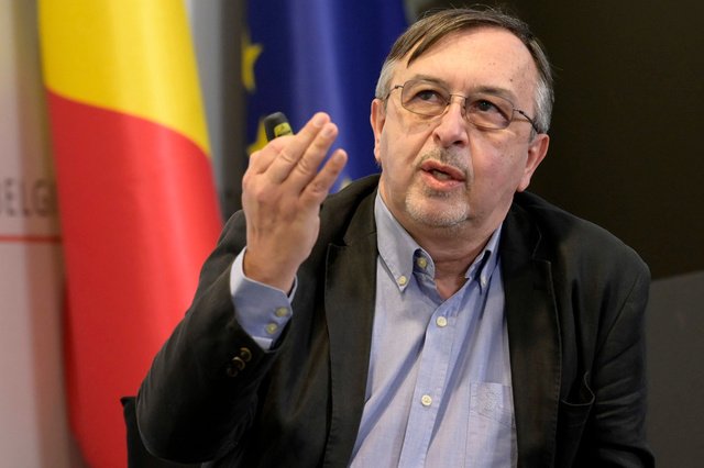 Yves Van Laethem sur la gestion du Covid: “Les experts dissidents ont été un peu mis sur un bûcher”