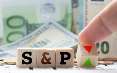 Fitch et S&P dégradent la note de l'Ukraine, Moody's avertit la Russie et l'Ukraine