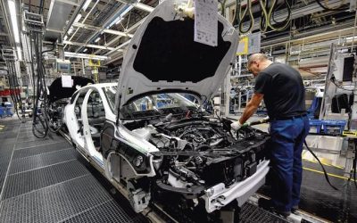 La guerre en Ukraine met l'industrie automobile en suspens
